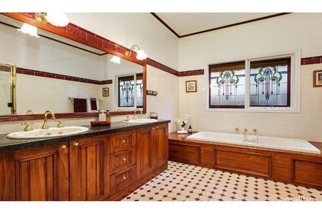 Property photo of 18 King Street Essendon VIC 3040