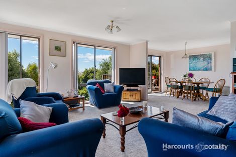 Property photo of 2/6 Illira Way Blackmans Bay TAS 7052