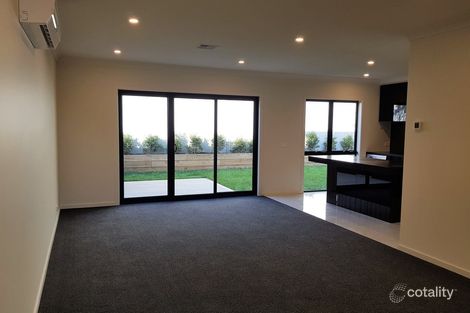 Property photo of 60 Amadeo Way Chirnside Park VIC 3116