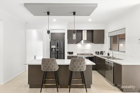Property photo of 22 Leyana Crescent Brookfield VIC 3338