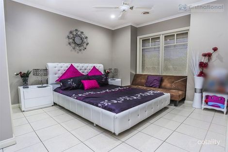 Property photo of 15 Harvey Court Roxburgh Park VIC 3064