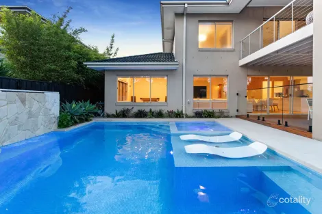 Property photo of 18 Ferrier Close Sandhurst VIC 3977