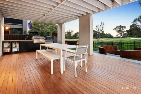 Property photo of 18 Ferrier Close Sandhurst VIC 3977
