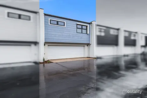 Property photo of 32 Hardy Loop Keysborough VIC 3173