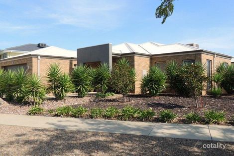 Property photo of 2 Wendouree Drive Kialla VIC 3631