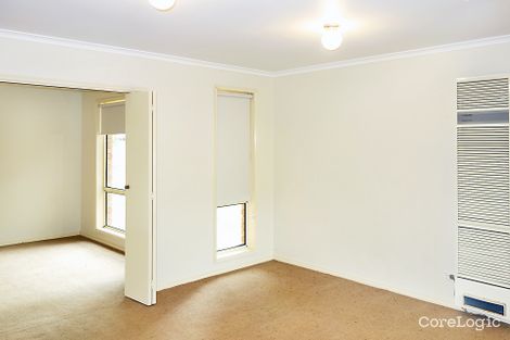 Property photo of 28 Balleroo Crescent Glenfield Park NSW 2650