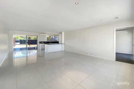 Property photo of 7 Holland Court Broadbeach Waters QLD 4218