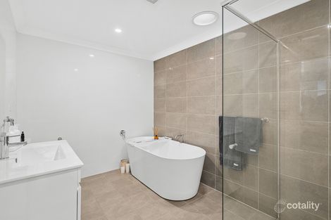 Property photo of 11 Whistlers Run Albion Park NSW 2527