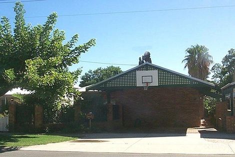 10 Lansdowne Rd, Kensington, WA 6151