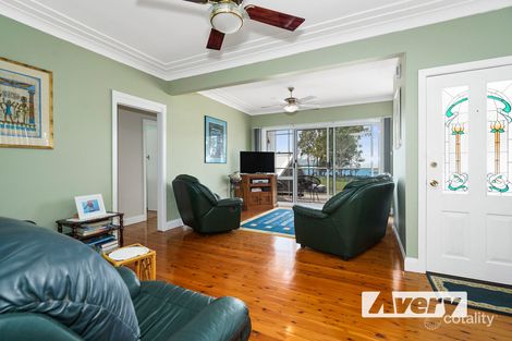 Property photo of 32 Alexander Parade Arcadia Vale NSW 2283
