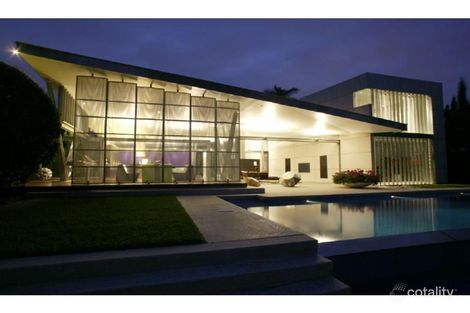 305 Monaco St, Broadbeach Waters, QLD 4218