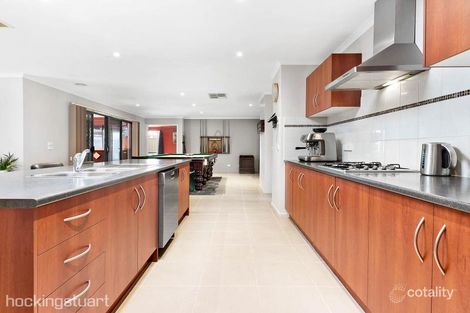Property photo of 17 Mackay Road Manor Lakes VIC 3024