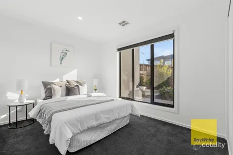 Property photo of 10 Annmaree Road Highton VIC 3216