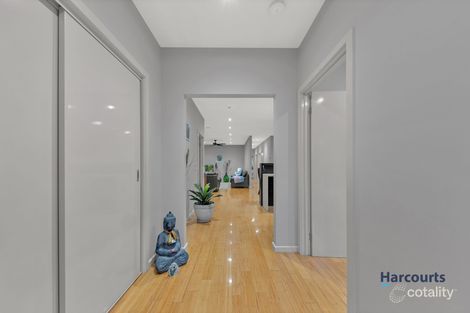 Property photo of 20 James Cook Drive Truganina VIC 3029