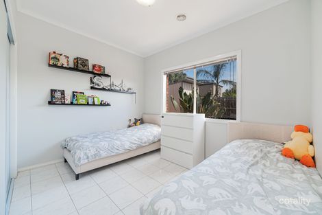 Property photo of 58 Limpopa Square Roxburgh Park VIC 3064