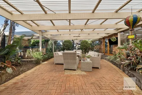 Property photo of 74 Saronvale Crescent Hillside VIC 3037