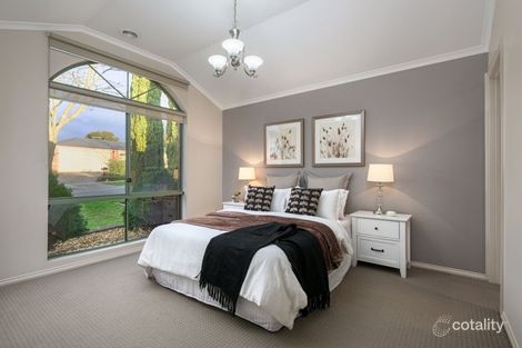 Property photo of 17 Greythorne Court Narre Warren VIC 3805