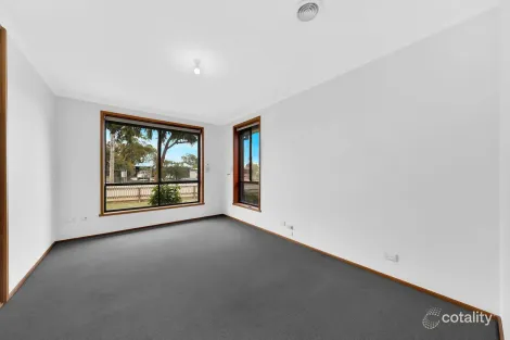 Property photo of 45 Meadow Glen Drive Epping VIC 3076