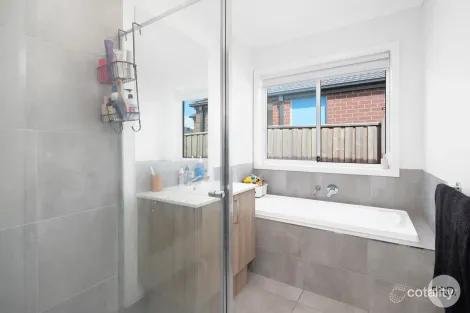 Property photo of 18 Chandler Street Smythes Creek VIC 3351