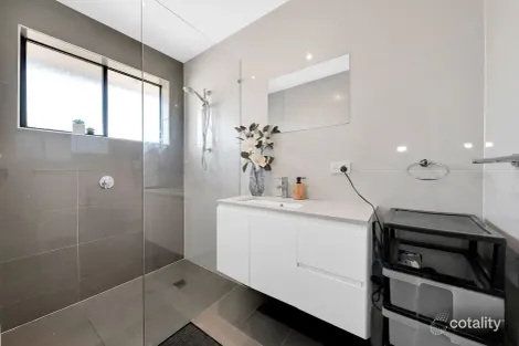 Property photo of 6/24 Bakewell Street Cranbourne VIC 3977