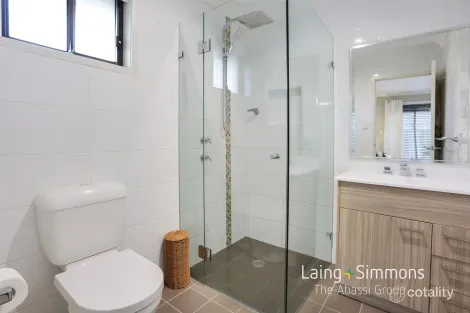 Property photo of 48 Taradale Drive Ropes Crossing NSW 2760