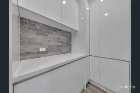 Property photo of 21 Ellendale Street Mickleham VIC 3064