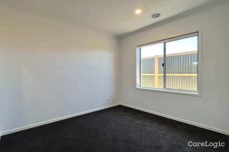 Property photo of 16 Coachella Way Berwick VIC 3806