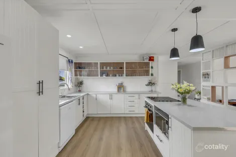 Property photo of 18 Edwards Street Eastern Heights QLD 4305