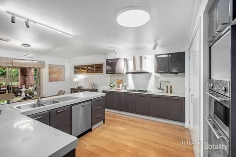 Property photo of 21 Winston Drive Doncaster VIC 3108