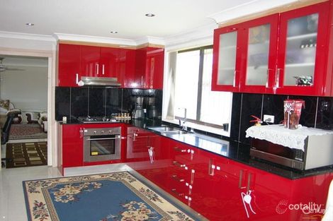 Property photo of 10 Defoe Place Wetherill Park NSW 2164