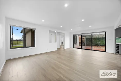 Property photo of 9 Ulswater Road Wendouree VIC 3355
