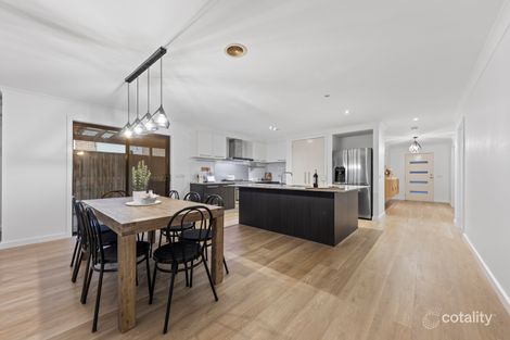 Property photo of 70 Tipperary Circuit Pakenham VIC 3810