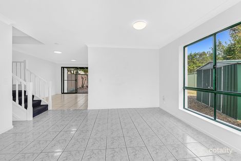 Property photo of 2/156 Greenacre Drive Arundel QLD 4214