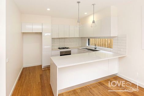 Property photo of 2/304 Rossmoyne Street Thornbury VIC 3071