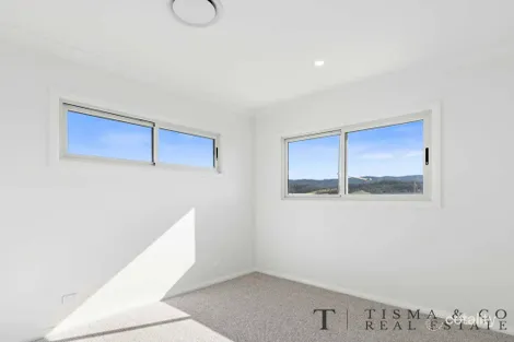 Property photo of 14 Kiah Close Tullimbar NSW 2527