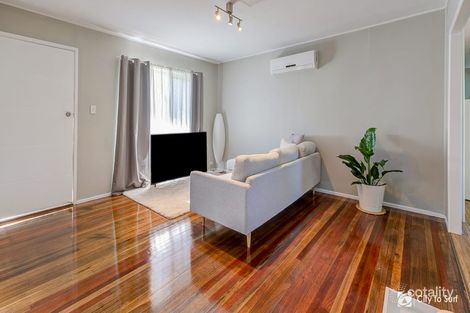 Property photo of 4 Ash Avenue Woodridge QLD 4114