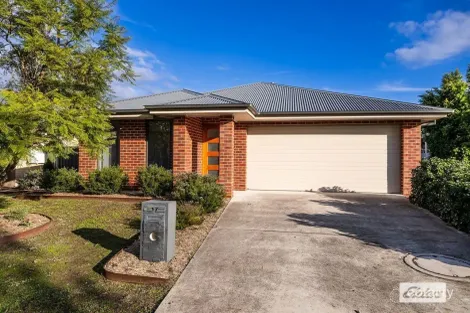 17 Tabletop Ct, Thurgoona, NSW 2640