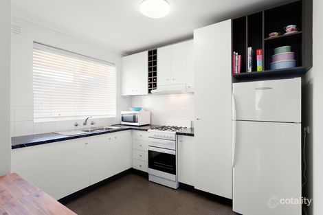 Property photo of 8/9 Wyuna Road Caulfield North VIC 3161