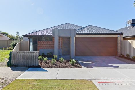 38 Cross St, Queens Park, WA 6107