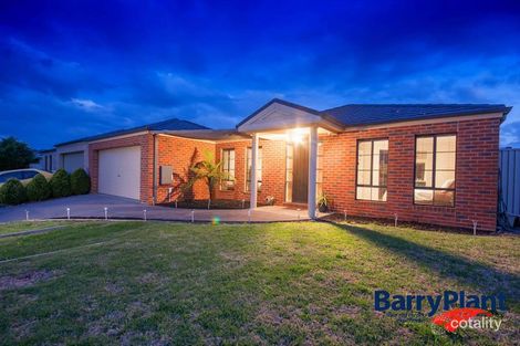 Property photo of 19 Gatehouse Parade Cranbourne East VIC 3977