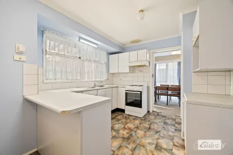Property photo of 3 Parkland Drive Wodonga VIC 3690