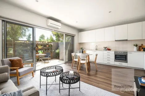 Property photo of 16 Silverash Drive Bundoora VIC 3083