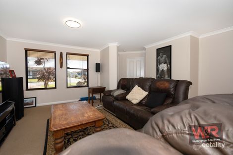 Property photo of 43 Sierra Crescent Orana WA 6330