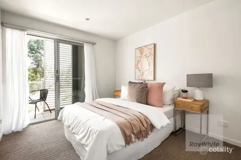 Property photo of 16 Silverash Drive Bundoora VIC 3083