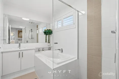 Property photo of 2/201 Anchorage Drive Mindarie WA 6030