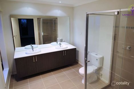 Property photo of 15 Snowsill Circuit Point Cook VIC 3030