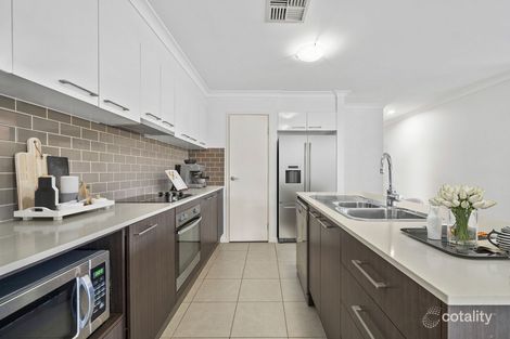 Property photo of 32 Larimar Avenue Yarrabilba QLD 4207