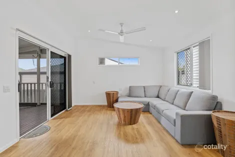 Property photo of 18/2 Koplick Road Chambers Flat QLD 4133