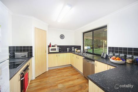 Property photo of 28 Samuel Place Mooloolah Valley QLD 4553