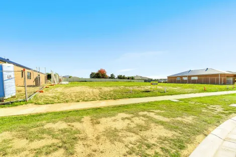 46 Wiggins Ave, Maffra, VIC 3860